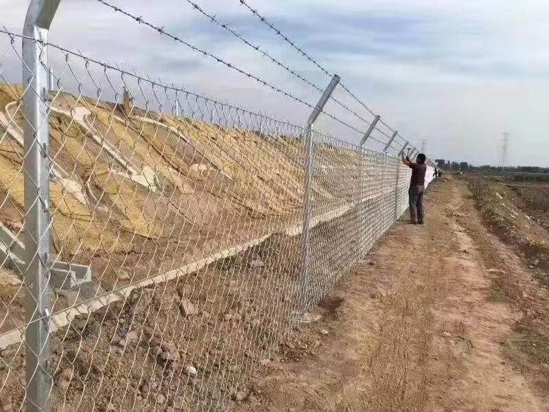 公路編織網（wǎng）隔離柵